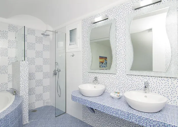 White & Blue Perivolos (Santorini)