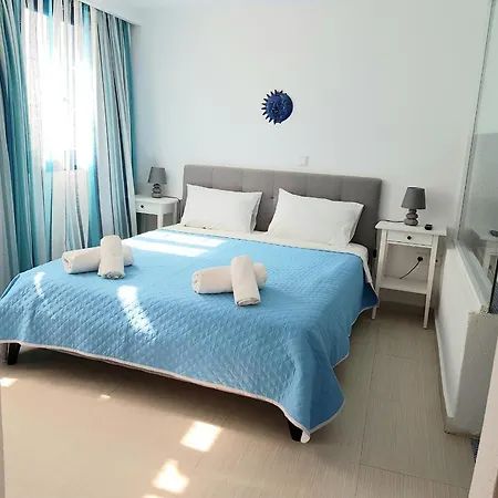 Апартаменты White & Blue *